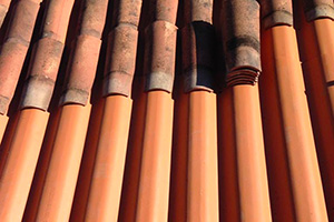 Démoussage et nettoyage de toiture à Brétigny sur orge